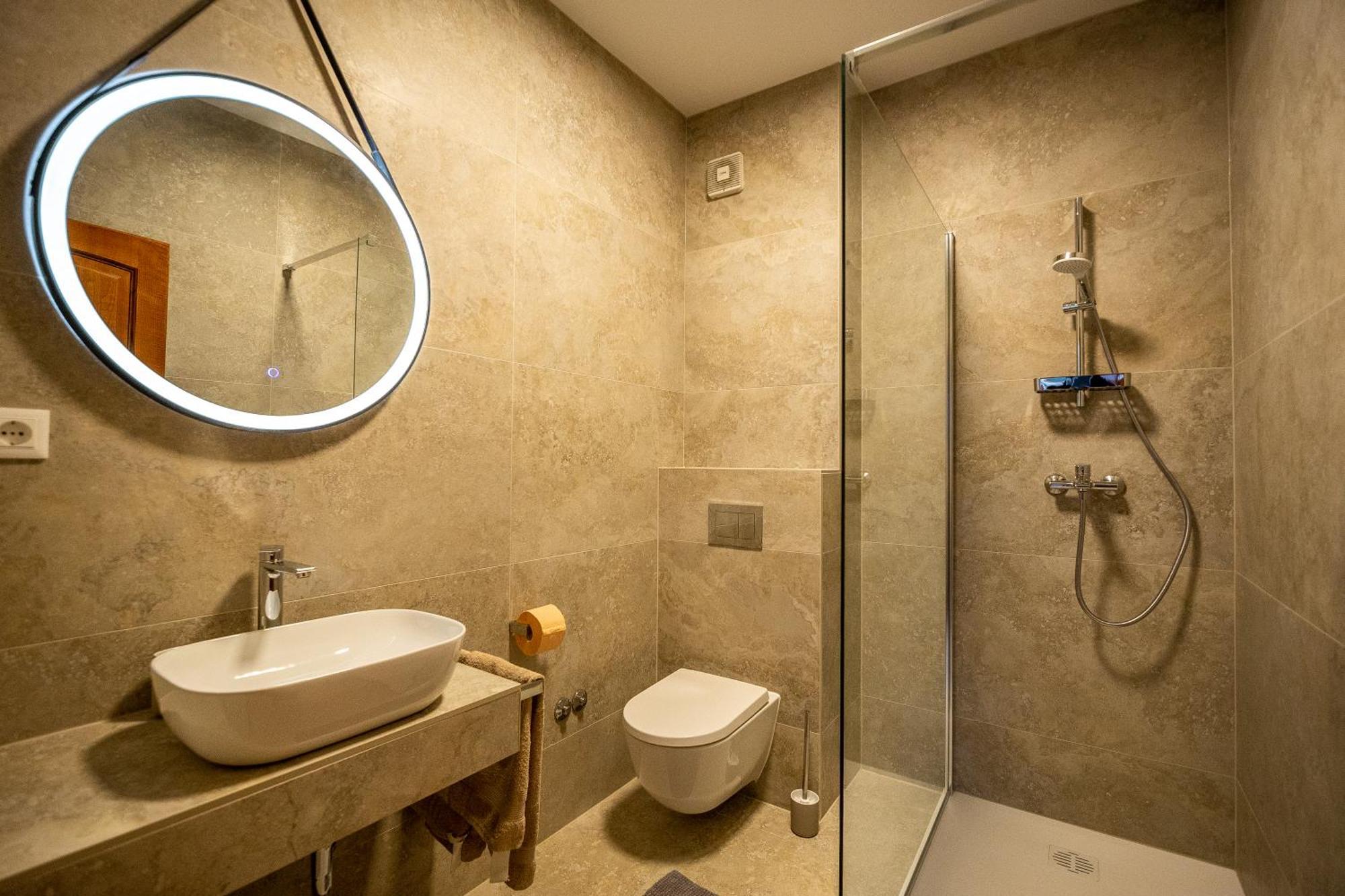 Villa Lugano ロヴィニ エクステリア 写真