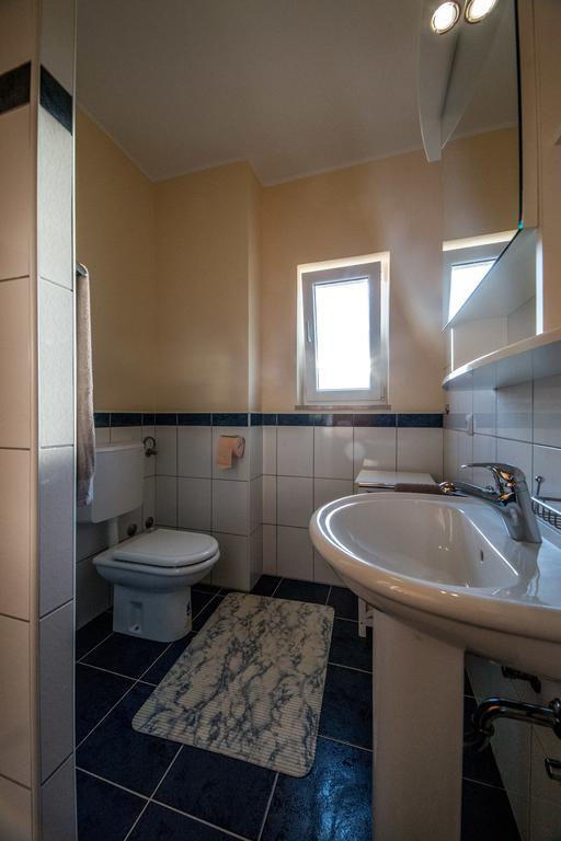 Villa Lugano ロヴィニ エクステリア 写真