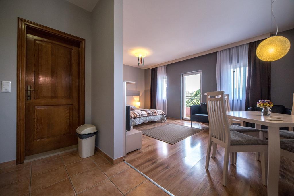 Villa Lugano ロヴィニ エクステリア 写真